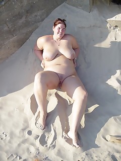 Hot Fat Chicks On Nude Beach - Nude Beach Pics - Candid Beach Porn Pictures Updated Daily